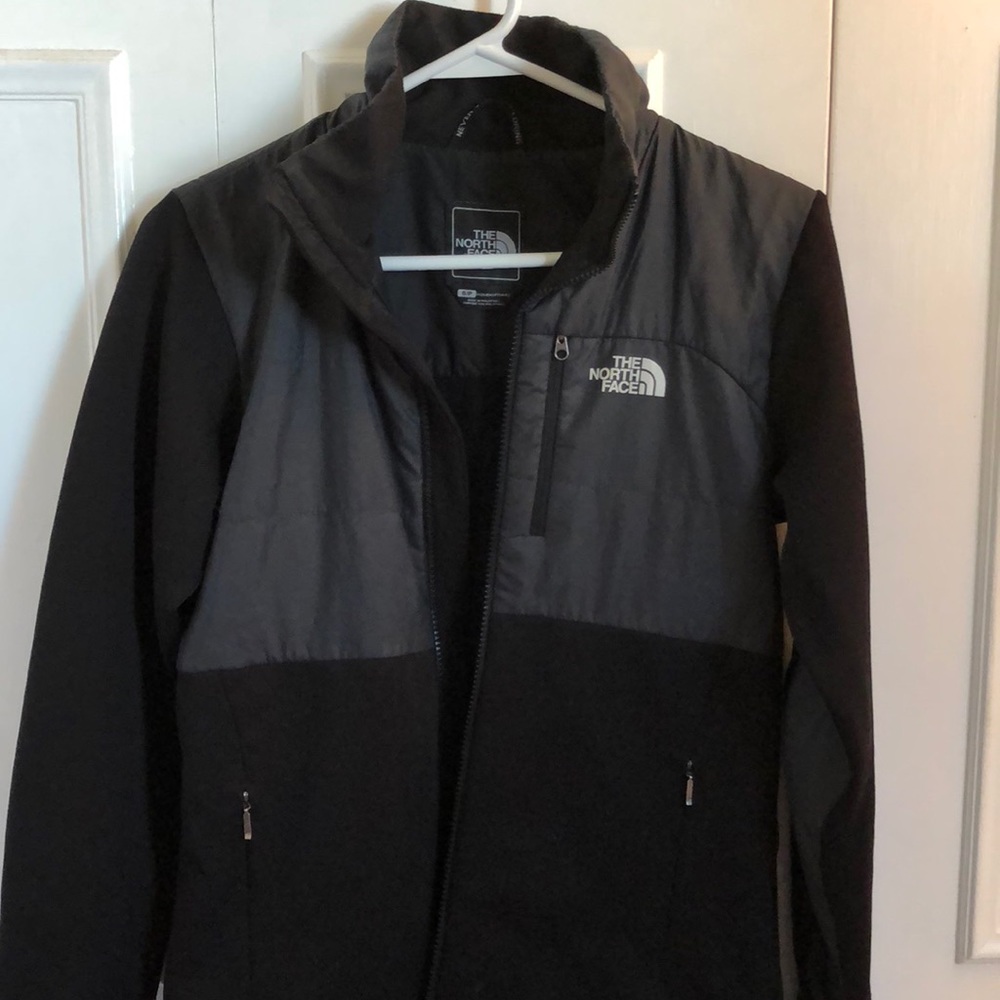 Black north face, medium weight, sip down